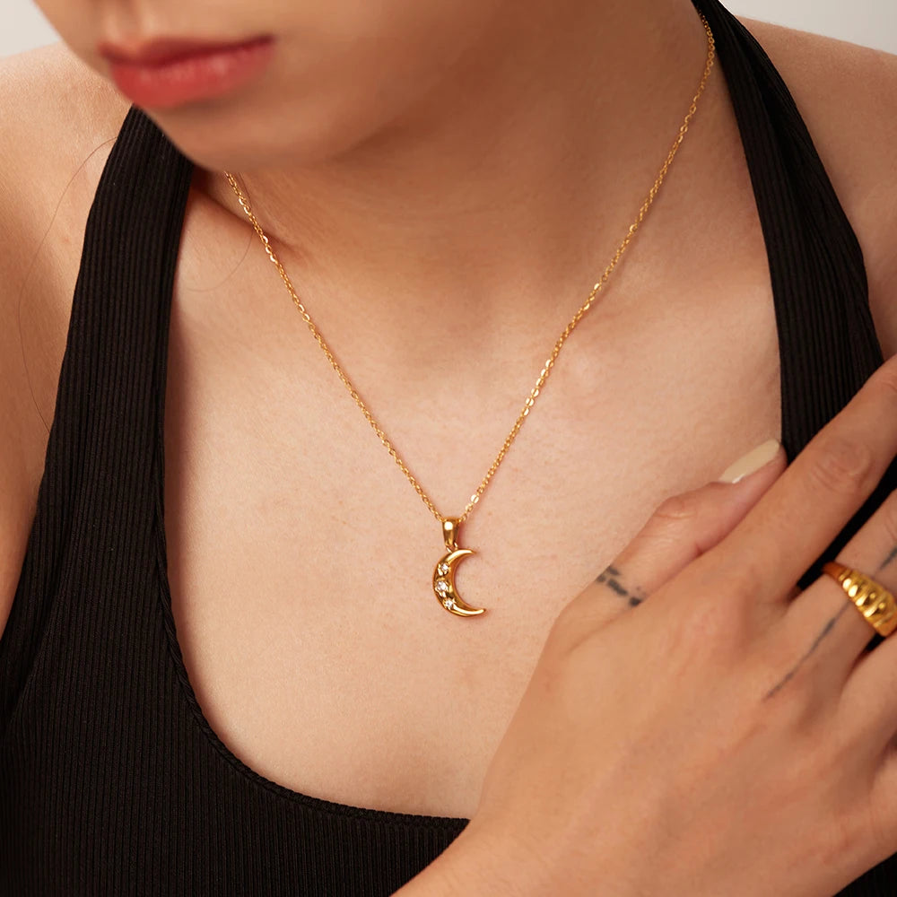 Crescent Moon Necklace Gold